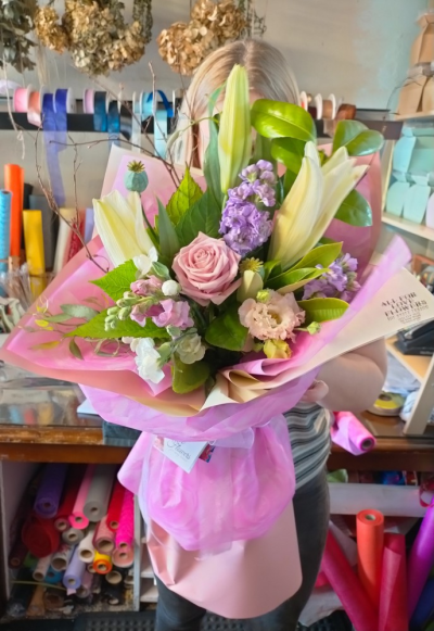 Pretty Pastel's - At All For Love Flowers we are delighted to present this beautiful bouquet of mixed pastel's available for delivery in Invercargill.

Please note the nature supplying flowers is dependant on the availability to us from the growers. We can most usually supply most flowers but at times  have  to substitute for the next best option. While we can not guarantee the flowers we can guarantee they will be beautiful.

 

Mid range is pictured and delivery for Invercargill is included in the price. If you are wanting a larger bouquet, mid to large range is best to pick. If you require the flowers to be delivered out of town. delivery cost is larger so mid to large range is advised.

 For same day delivery please order before 2pm for town orders. Out of town orders need to be ordered early to catch the couriers for same day. Some areas will be over night

Thank you for choosing All For Love Flowers, we strive to do our best for you.