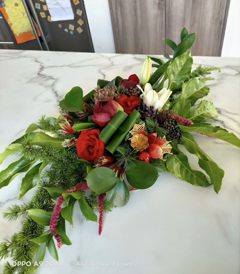 Long Mantelpiece / table arrangement