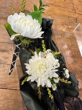 Corsage and Buttonhole Set
